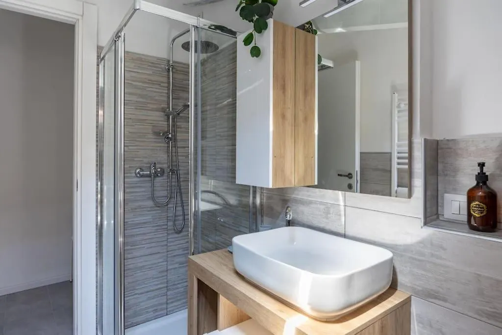 Apartamento 300 M From Metro M3-Netflix-Wi-Fi Milán Italia