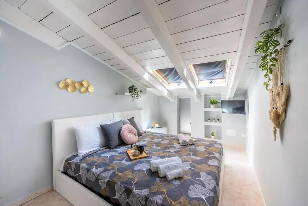 Apartamento 300 M From Metro M3-Netflix-Wi-Fi Milán Italia