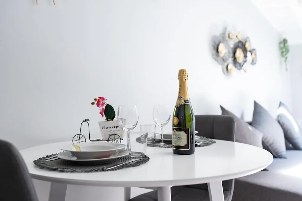 Apartamento 300 M From Metro M3-Netflix-Wi-Fi Milán